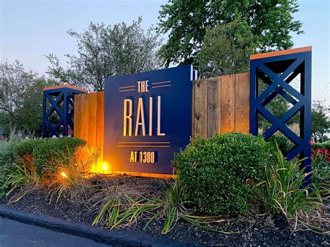 Monument Sign Designs 的图像结果