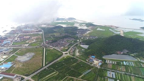 浙江舟山380米高输电双子塔顺利结顶 再创世界新纪录-中国网