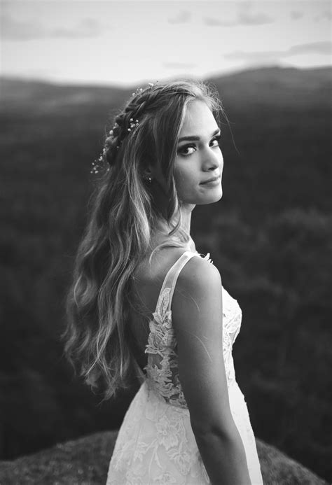 Could someone please make my wife into a realistic sculpture/statue ...