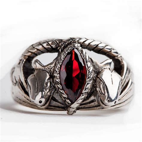 史诗级影片《魔戒》中有20枚戒指，具备着强大能力，你想要哪一枚？_腾讯新闻