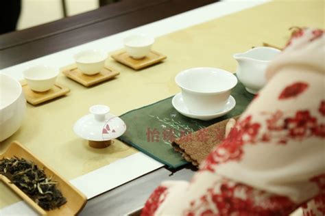 传统文化艺术｜茶艺美学三个细节，教你由内而外绽放茶艺师的美_腾讯新闻