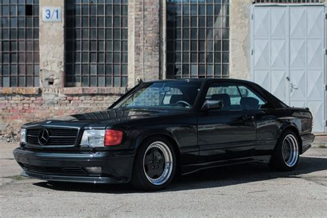 This Mercedes 560 SEC raised 5 tons (!) more than expected - Pledge Times