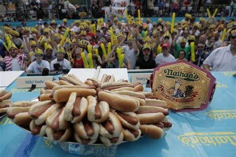 Joey Chestnut sets new record, wins 2018 Nathan's Famous Hot Dog Eating ...