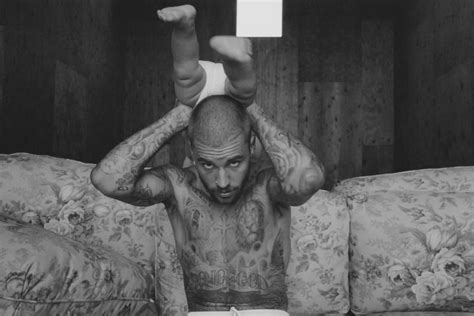 HOLD ON (EN ESPAÑOL) - Justin Bieber - LETRAS.COM