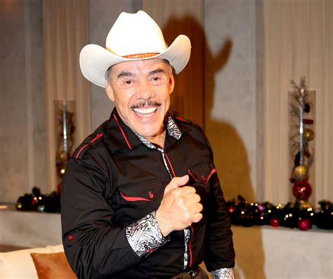 Don Pedro Rivera canta como Peso Pluma y Doña Rosa Rivera se burla en ...