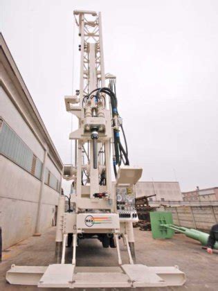 D40 Truck Mounted – DRILLING RIG 40 MTON in Fiorenzuola d'Arda, Emilia ...