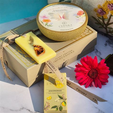 Scent Essential Gift Box (Sandalwood & oud) | 3 Wick Crinkle Bowl | Sc