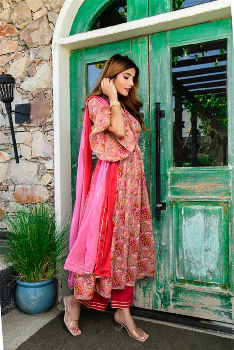 SUIT SET – Label Aditi Hundia