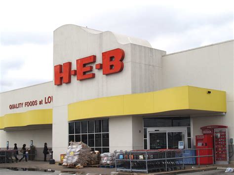 H-E-B stores to close early Tuesday - The Courier