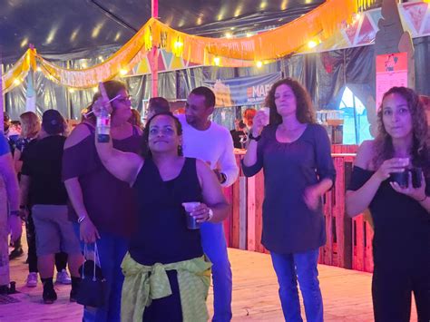 IN BEELD. 40ste Antilliaanse Feesten gestart onder stralende zomerzon ...