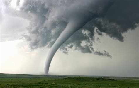 Deadly Tornado 的图像结果