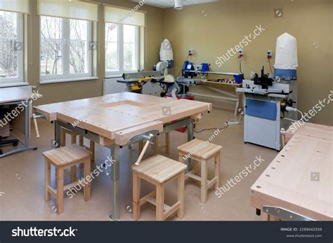 Trade School 的图像结果