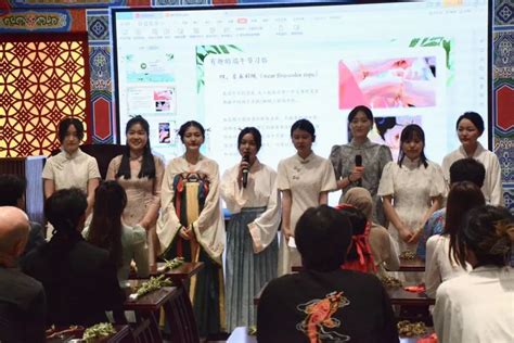 外籍师生体验端午习俗 感受中华优秀传统文化魅力-国际交流与合作处