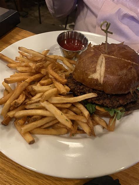 Union Kitchen & Tap - San Diego California Restaurant - HappyCow