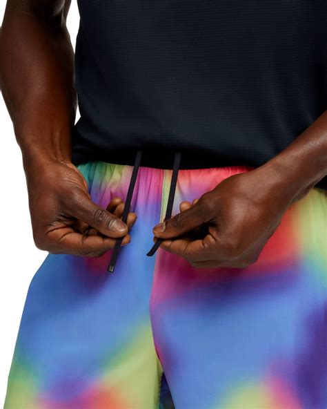 HOKA®公式サイト【7インチ ショーツ|7 INCH SHORT 1135028 | メンズ】ホカ オネオネ™