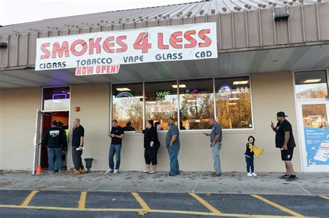 Newburgh’s Smokes 4 Less sells another winning lottery ticket