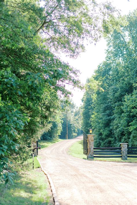 Elegant & Rustic Farm Wedding Venues in Charlotte NC!