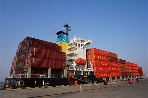 出口集装箱供应短缺折射中国外贸持续升温