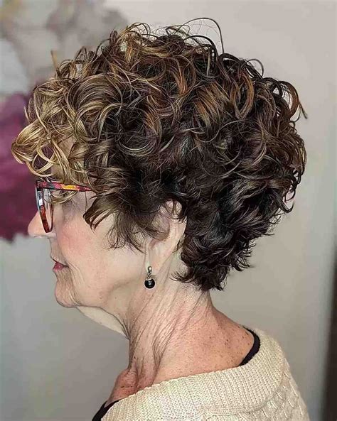 31 Stylish Short, Curly Hairstyles for Older Women | Short curly ...