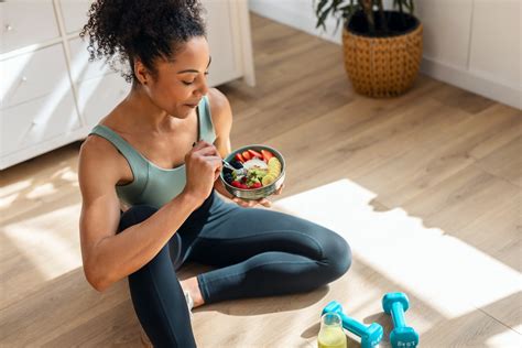 How Long Should You Wait After Exercise to Eat? | The Output by Peloton