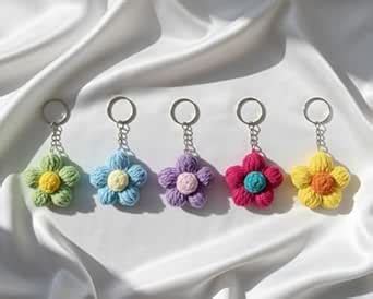 Handmade Crochet Puff Daisy Flower Keychain for Girls, Bags, Backpacks ...