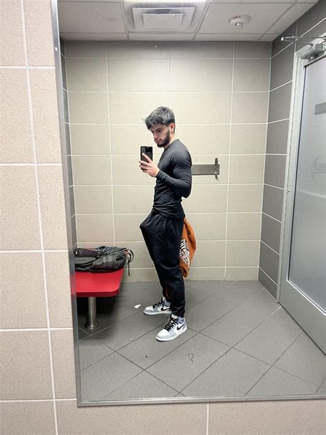 Bulging Boxer Tent 的图像结果