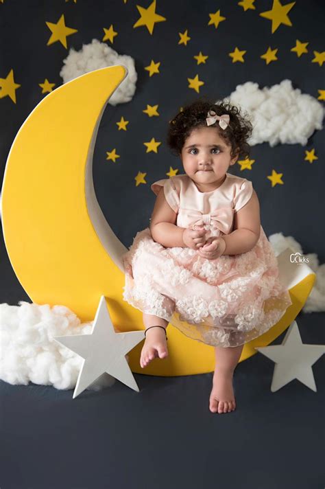 Chairs & Benches – Artista Prop Shop