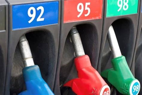 今晚油价年内最大跌幅来临，92号汽油每升或降价三毛六 | 北晚新视觉