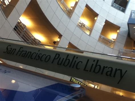 Library vs Bookstore 的图像结果