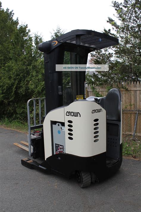 Crown Electric Stand Up Forklift 5200 Rr Series Reach Truck Fork Lift