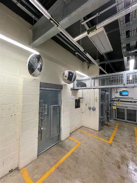 ZooLex Image - Keeper area