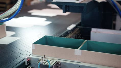 Cardboard Boxes Manufacturing Process 的图像结果