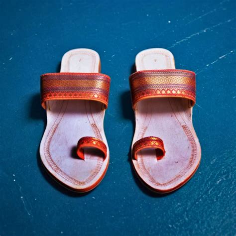 KOLHAPURI CHAPPAL, Kolhapuri Paithani Ladies Leather Footwear, Orange