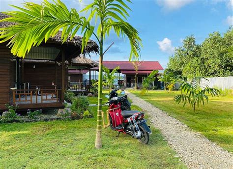 SURGE SURF VILLAS (Pulau Simeulue) - Inn Reviews, Photos, Rate ...