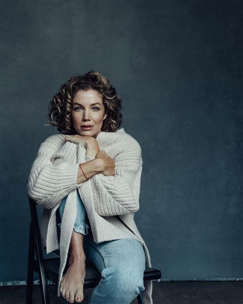 Maura Grace Athari's feet