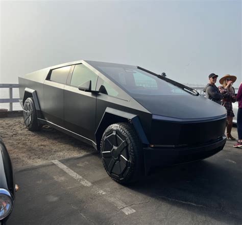 The First Stealth Matte Black Cybertruck Was Spotted, Tesla Chief Designer Was Driving It ...