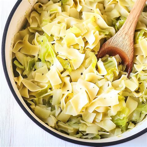 Haluski: Traditional Polish Cabbage and Noodles Recipe - Savoury Flavor