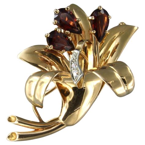 Brooch with Lapis Lazuli and Diamonds 18k white gold For Sale at 1stDibs