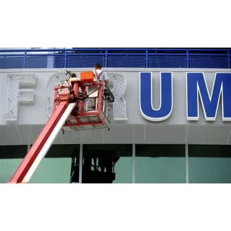 LED Sign Board Installation 的图像结果