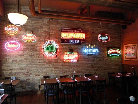 The 13 Best Bars in Milwaukee