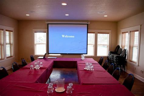 Meeting Room Set Up Examples 的图像结果