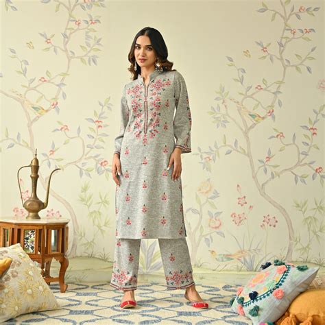 Buy Ivory Geometric Floral Woollen Kurta with Embroidery Detail ...