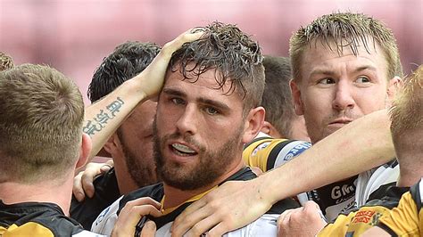 Super League: Castleford prop Lee Jewitt signs two-year contract ...