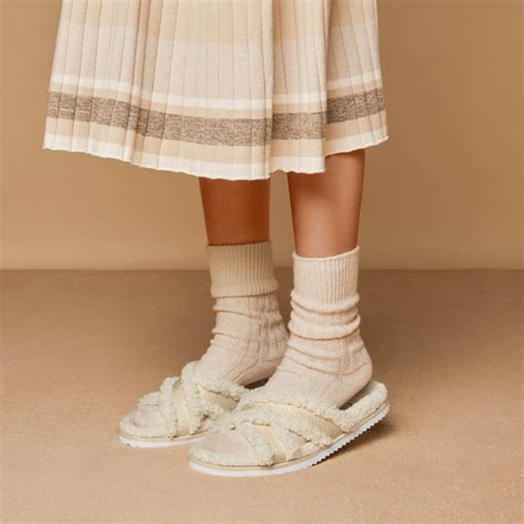 Hannah Furry Criss-Cross Strap Slippers in Cream Ivory Faux Fur | VIVAIA