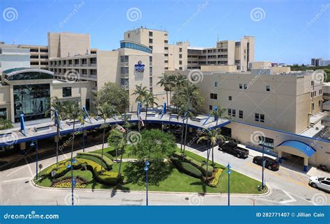 Full View of Broward Health on Andrews Avenue Editorial Photography ...