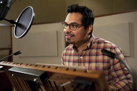 Michael Pena in talks for Ant-Man
