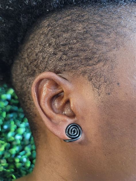 Top 9 Pressure Earrings for Keloids Reviewed [And 1 to Avoid!] | Review ...