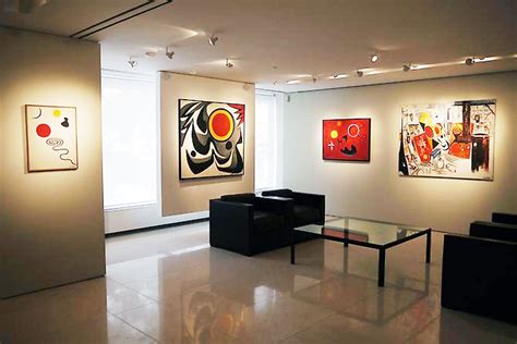 Alexander Calder - Exhibitions - Helly Nahmad Gallery