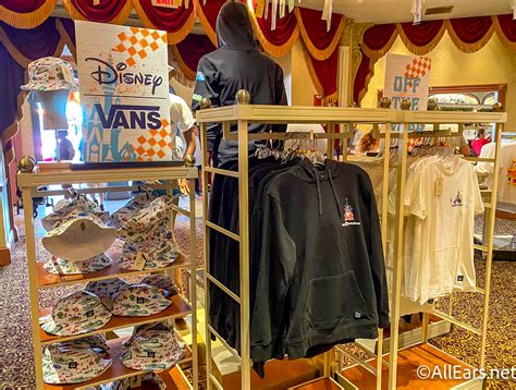 2022-wdw-mk-magic-kingdom-main-street-cinema-vans-collection-display-1 ...