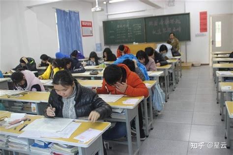 祝福考试顺利！西安高考考场挂满“中国结”和“金榜题名”_腾讯新闻